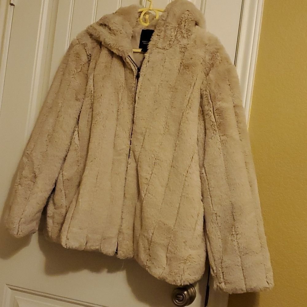 Vera Wang beige short faux fur coat XXL - Picture 3 of 5